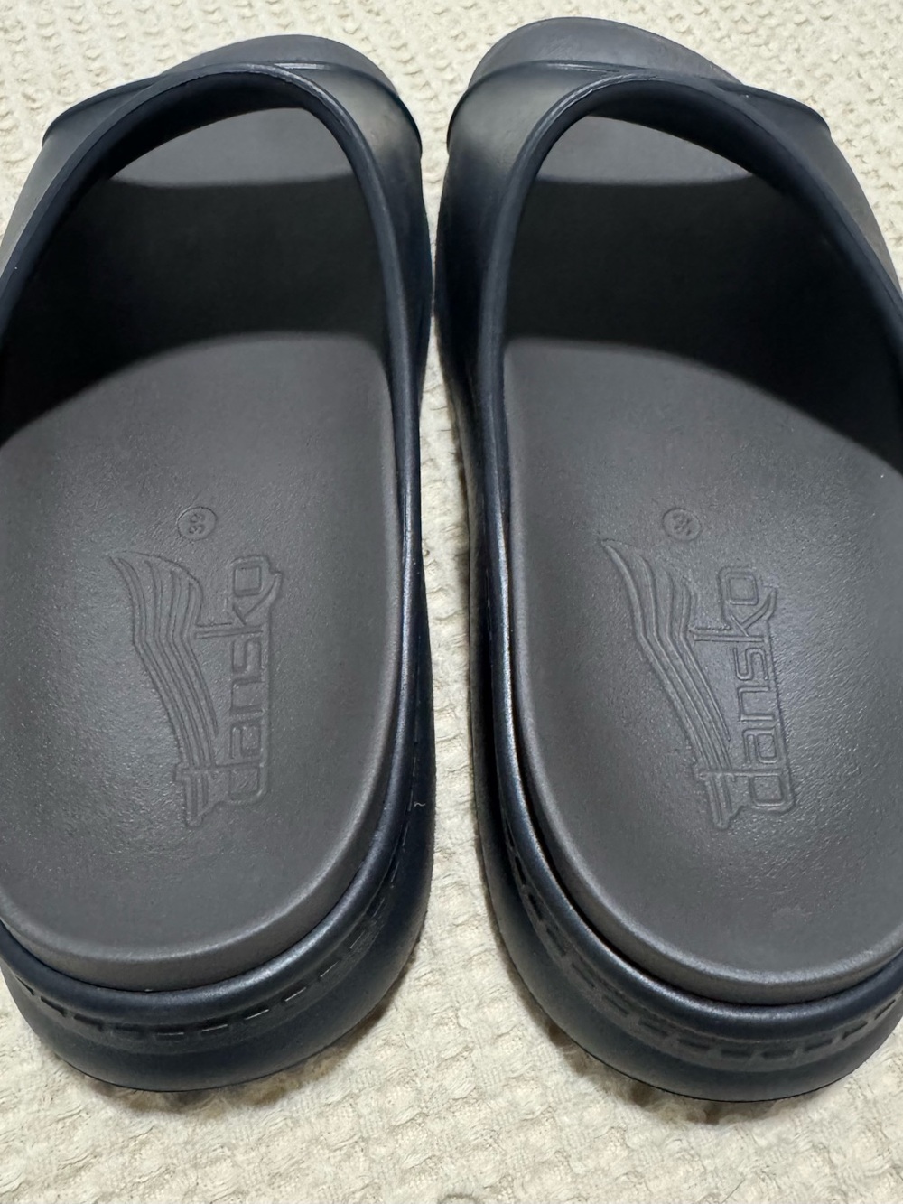 Dansko Devyn Slide - Picture 2 of 6